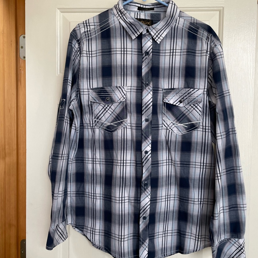 Helix button down long sleeve casual shirt. Blue/white. Sz L.
